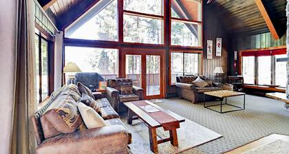Spectacular Heavenly Cabin 4BR,3BA 2 Min to Ski