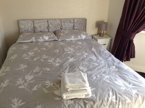 3 bedrooms, premium bedding, iron/ironing board, free WiFi