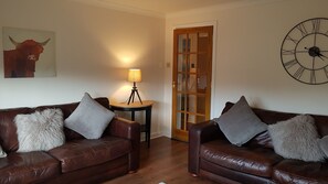 Lounge - Largs Stay (Largs)