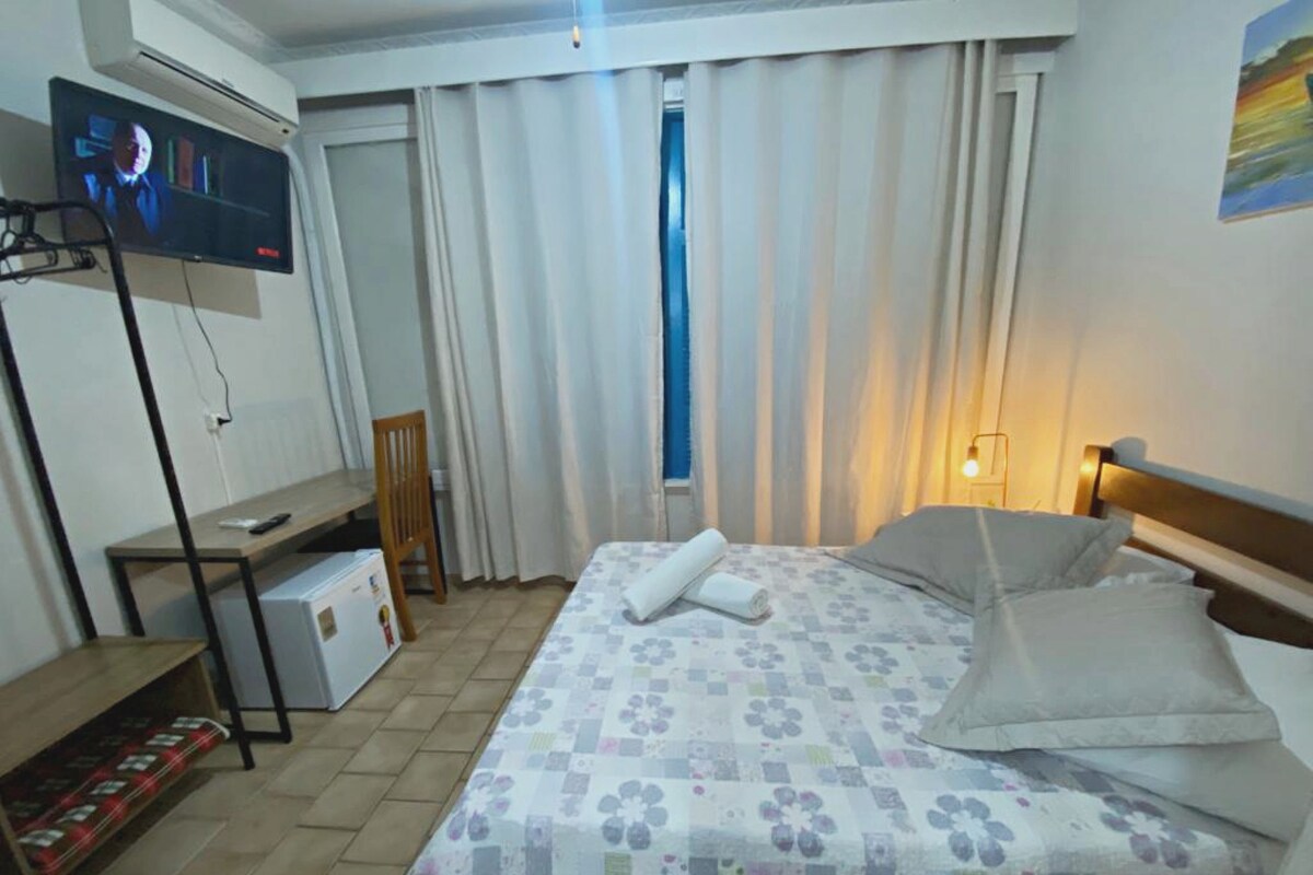Roupas de cama antialérgicas, escrivaninha