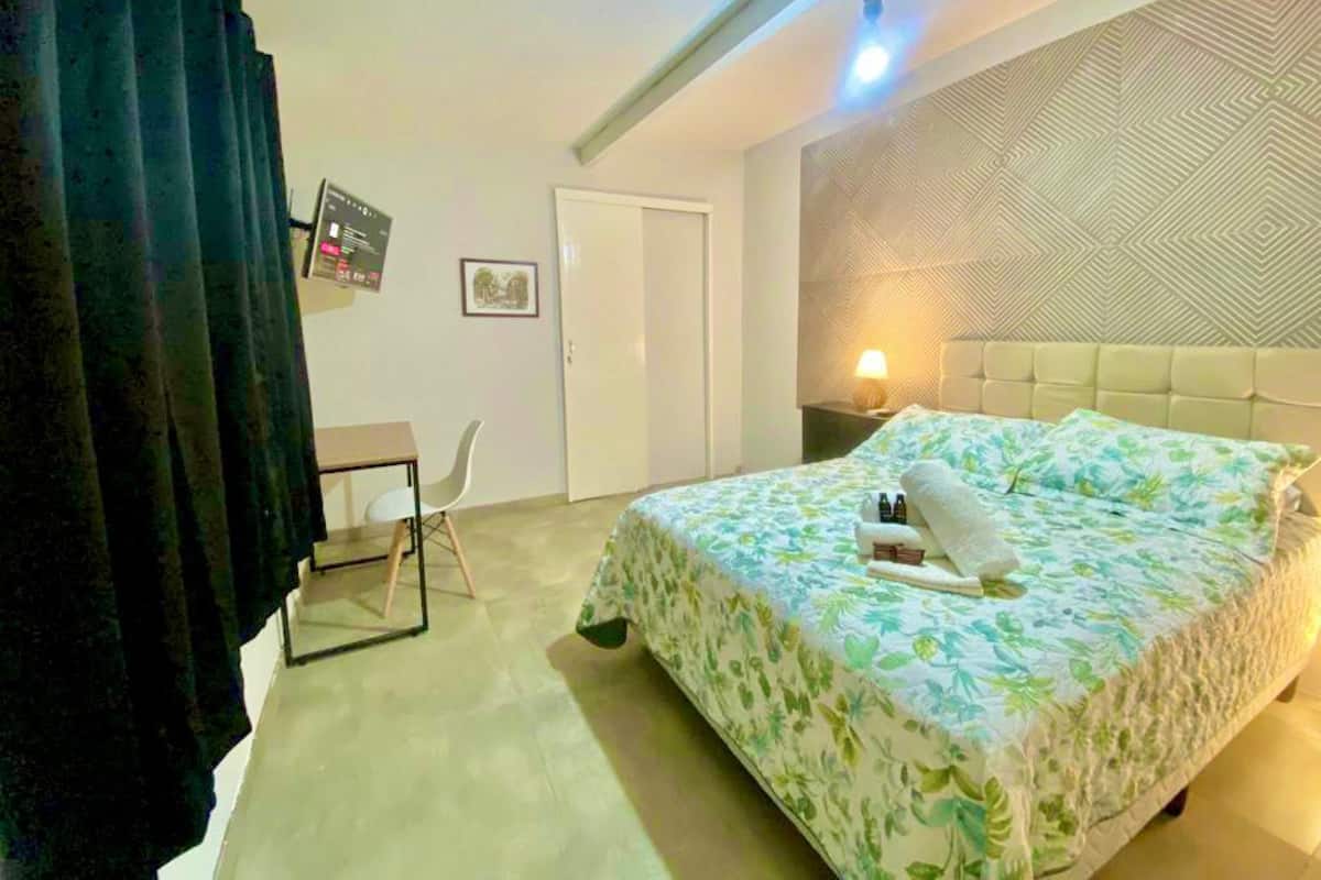 Chambre Design | 1 chambre, bureau, espace de travail pour ordinateur portable