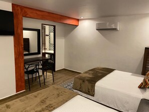 Iron/ironing board, free WiFi, bed sheets - Hotel Raíces de Mar (Mazatlán)