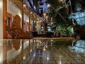 Interior detail - Hotel Raíces de Mar (Mazatlán)