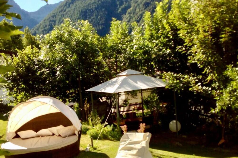 Apartment \"Casa Weisstor\", with lawn and vegetable gardens in the presence of Monte Rosa
