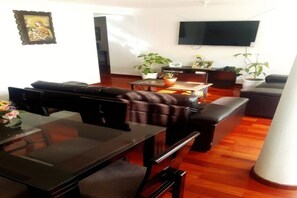 Living area - TRAVEL JOY IS THE PLACE (cusco)