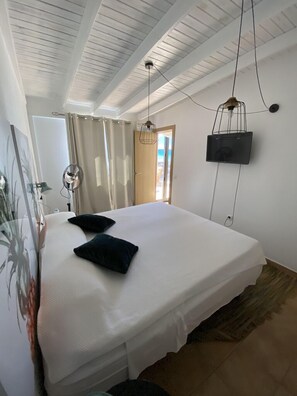 1 chambre, bureau, Wi-Fi gratuit, draps fournis