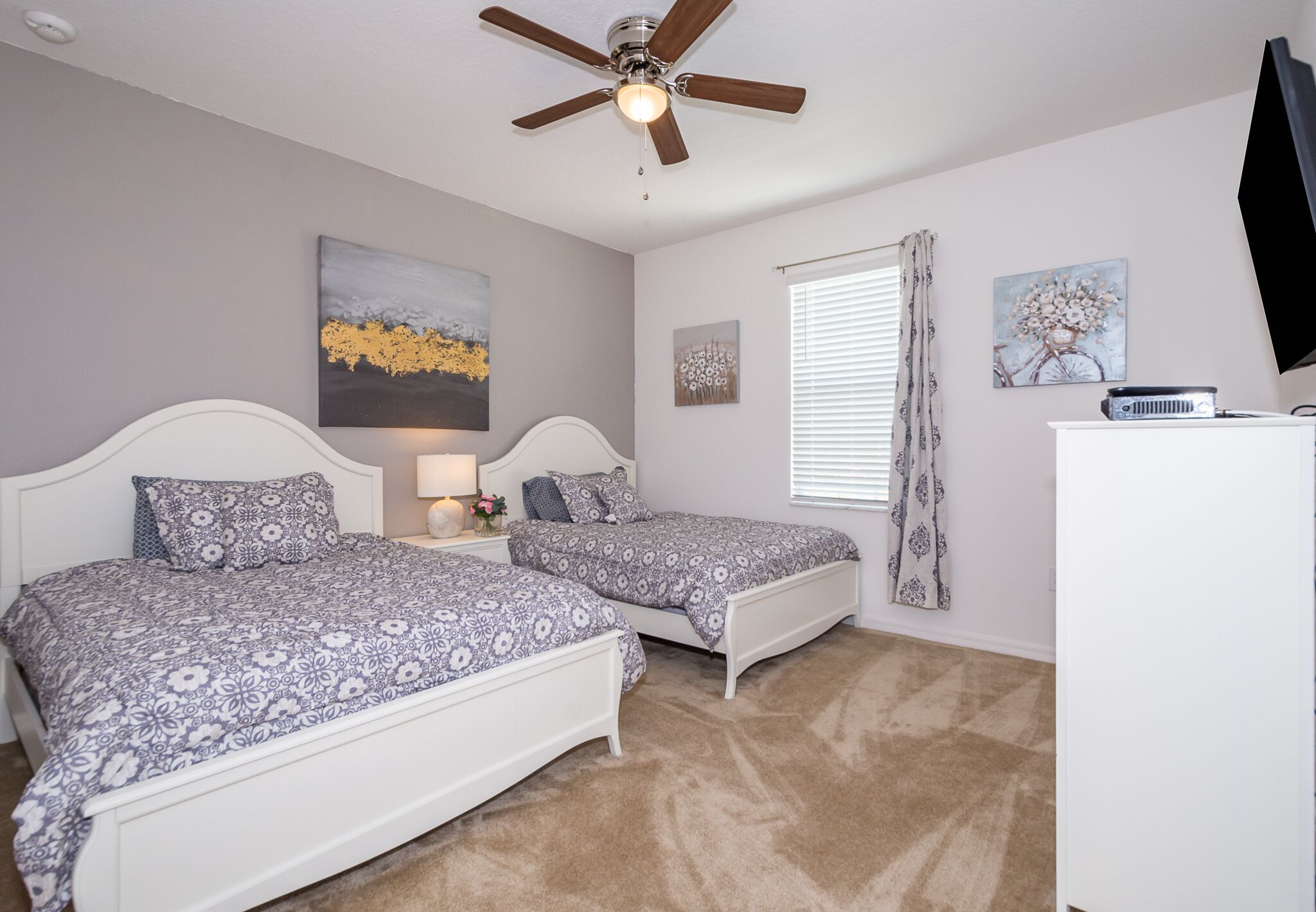 11 bedrooms, iron/ironing board, free wifi, bed sheets