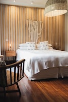 高级房 | 客房内保险箱、特色装修、特色家居、免费 WiFi