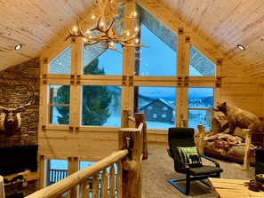 Interior - Imperial Elk Lodge-10 Miles to YNP+Hot Tub+Wifi+AC (Island Park)
