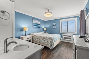 2 makuuhuonetta, silitysrauta/-lauta, ilmainen Wi-Fi, vuodevaatteet