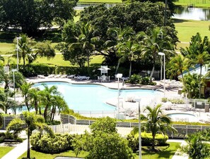 Piscine extérieure, piscine chauffée