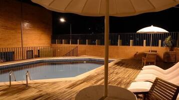 حمّام سباحة خارجي، حمّام سباحة على السطح