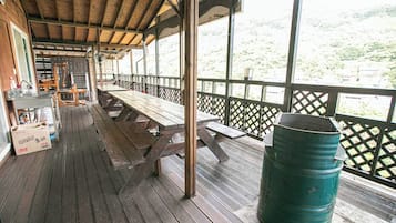 Rosemary Room | Terrace/patio