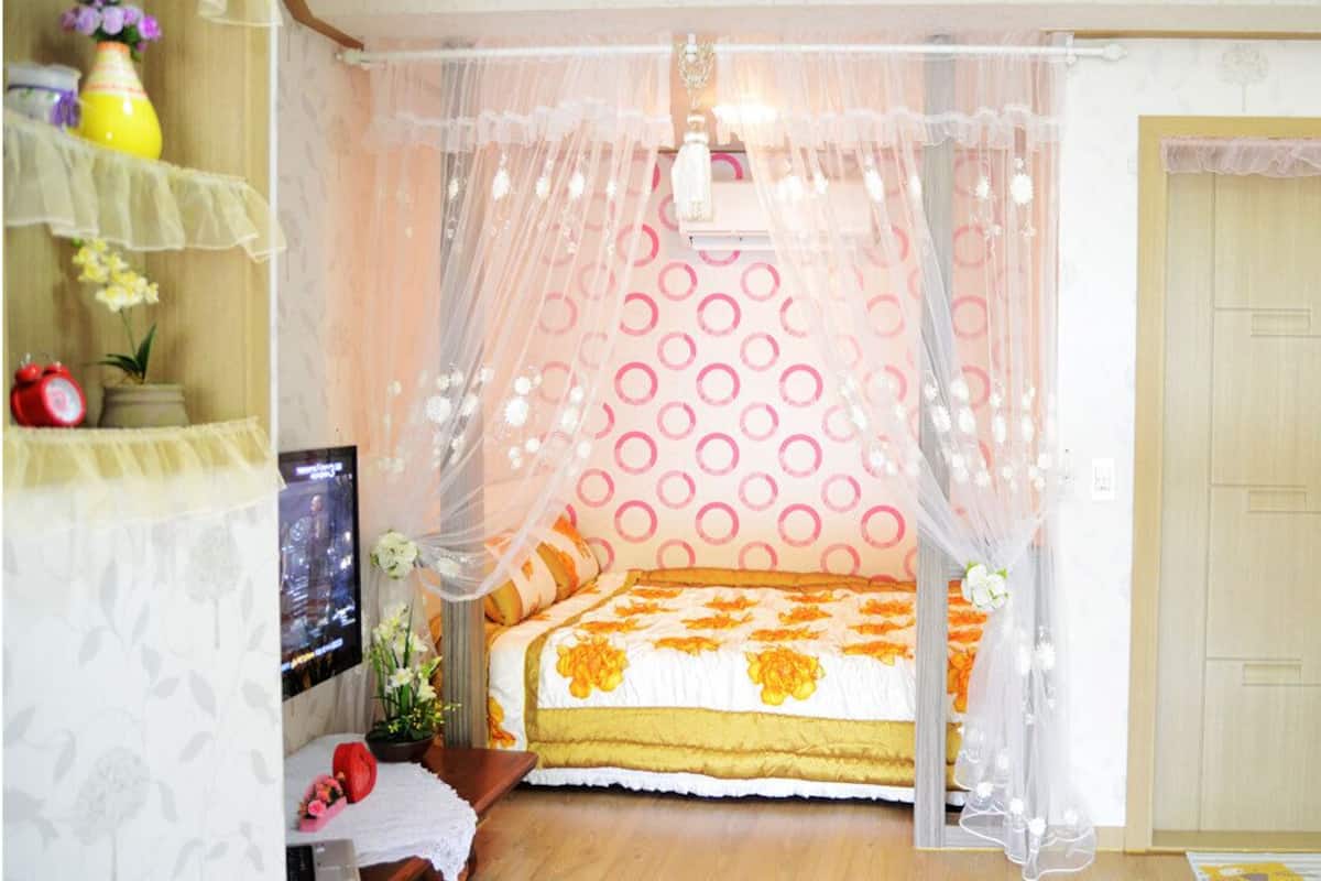 Peppermint/Jasmine/Chamomile | Living area