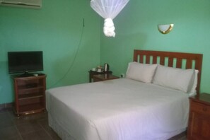 7 Schlafzimmer, WLAN, Bettwäsche, Rollstuhlgeeignet