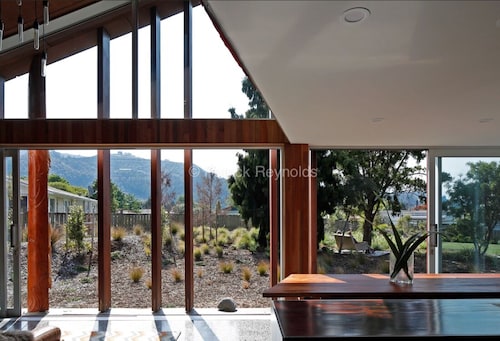 Award Winning Dream Escape - a stone's throw from Rotorua's major attractions