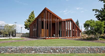 Award Winning Dream Escape - a stone's throw from Rotorua's major attractions
