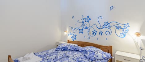 1 bedroom, iron/ironing board, Internet, bed sheets