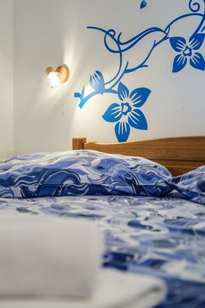 1 bedroom, iron/ironing board, Internet, bed sheets