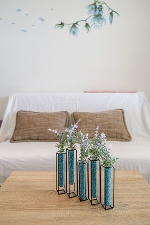 1 bedroom, iron/ironing board, internet, bed sheets