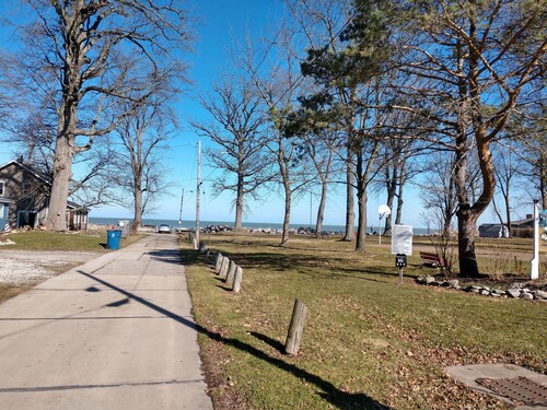 Rye Beach Lake Front Home near Cedar Point