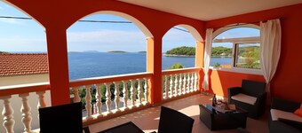 Holiday Home Adriatic View-Three Bedroom Apartment with Terrace and Sea View