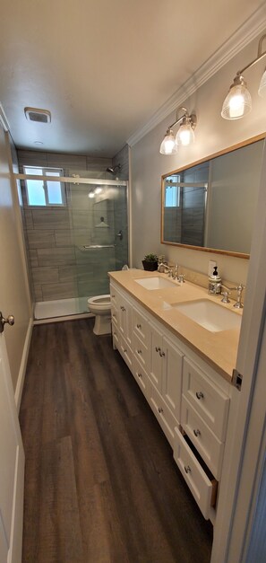 Bathroom - Charming & Comfortable 2bed/1bath house in the country (Prunedale)