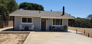 Exterior - Charming & Comfortable 2bed/1bath house in the country (Prunedale)