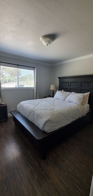 Room - Charming & Comfortable 2bed/1bath house in the country (Prunedale)