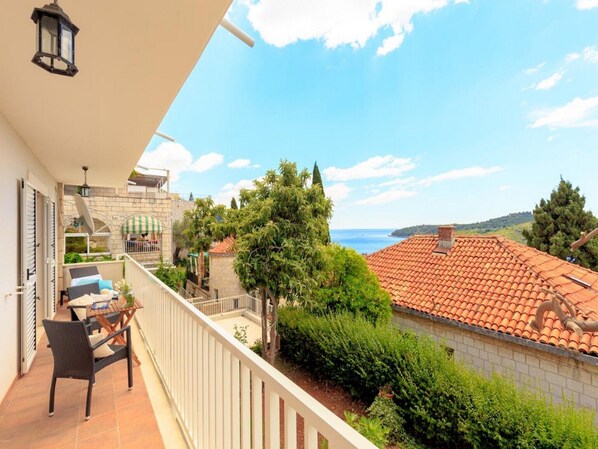 Property grounds - Apartment MaSa - Three Bedroom Apartment with Terrace (Dubrovnik)