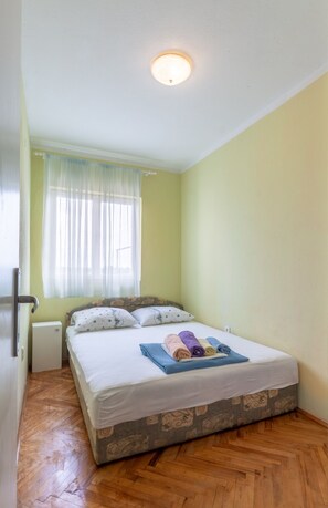 1 bedroom, WiFi, bed sheets