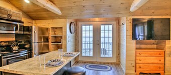 Sebago Lake Haven: Water Views, Steps to Shoreline