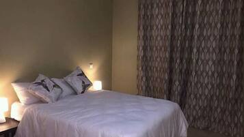 Standard Double or Twin Room | Minibar, in-room safe, desk, iron/ironing board