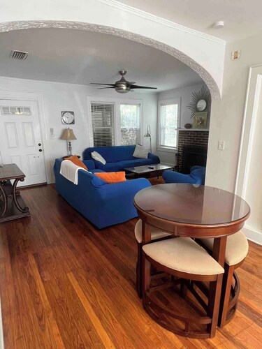 Walk to UF! Wake up walk to Campus!