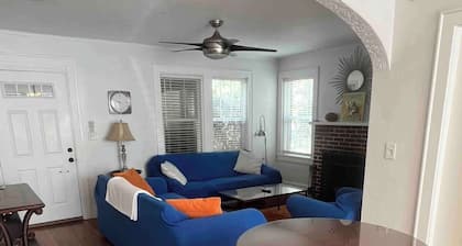 Walk to UF! Wake up walk to Campus!