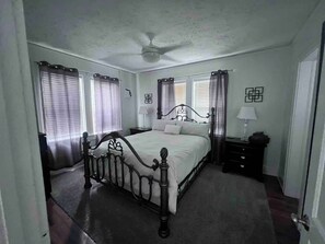 3 soverom, strykejern/-brett, wi-fi og sengetøy