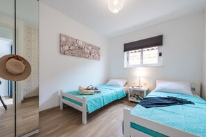 2 bedrooms, iron/ironing board, Internet, bed sheets - Apartments Maris-Two Bedroom Apartment with Terrace and Sea View-address Plat 21 (Plat)