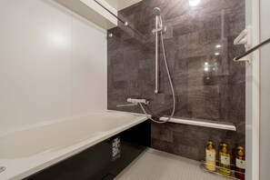 Deluxe Japanese Family, Non Smoking | Bathroom | Free toiletries, hair dryer, slippers, electronic bidet - RESI STAY ANDON  (Kyoto)