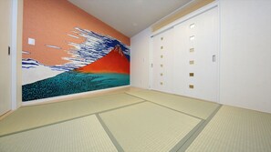 Free WiFi, bed sheets - COTO Tokyo Shibuya 7 (Tokyo)