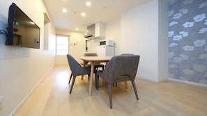 Apartment Ground Floor | In-room dining