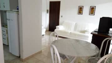 TV, mesa de pingue-pongue