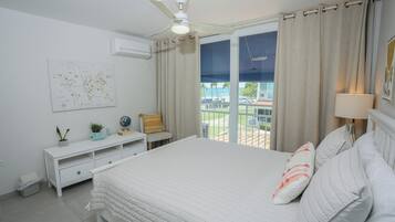 3 camere, una scrivania, ferro/asse da stiro, culla da viaggio