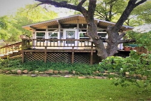 Comfy Lake Texoma Cabins