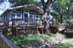 Terrace/patio - Comfy Lake Texoma Cabins (Pottsboro)