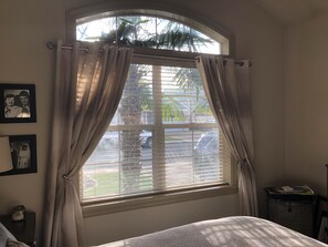 4 soverom, skrivebord, strykejern/-brett og wi-fi