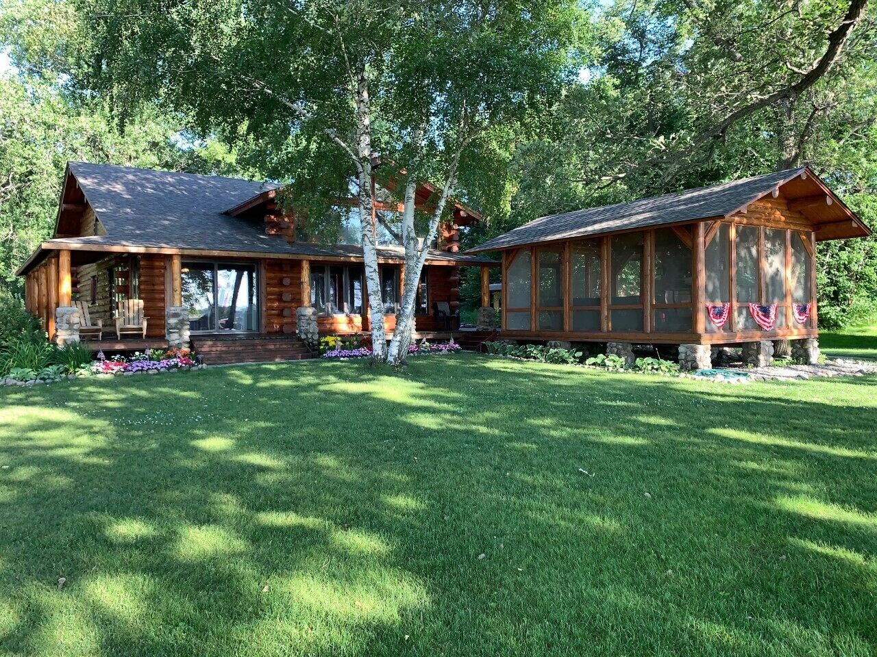 Beautiful Log Cabin at Pickerel Lake South Dakota