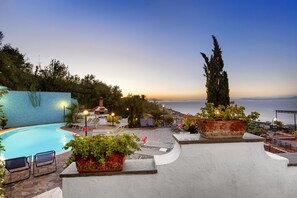 Pool - Family-friendly -sea view-private villa-private swimming pool-air conditioning (sorrento)