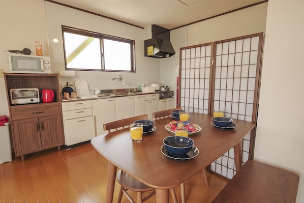 Private Vacation Home | In-room dining