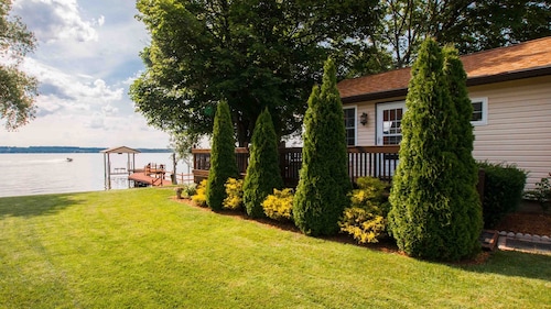 Willow Cove: Wine Country and Lake Living