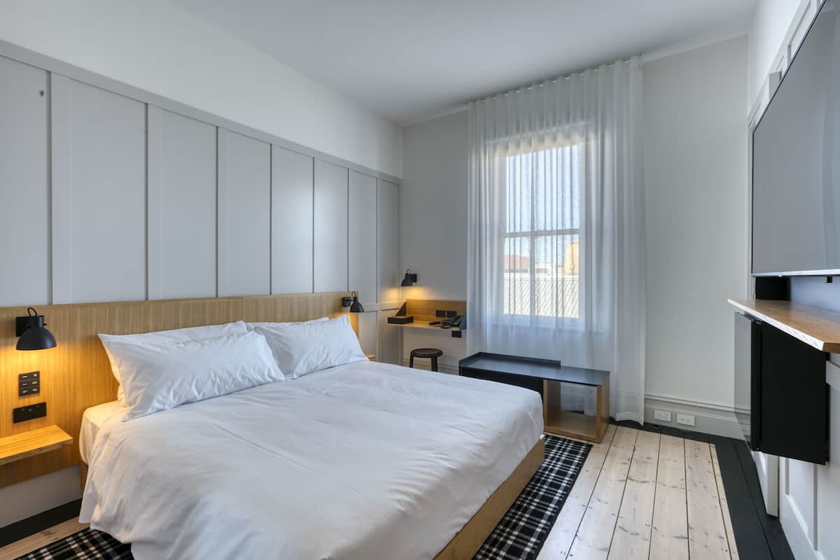 Cottage | Egyptian cotton sheets, premium bedding, down comforters, pillowtop beds